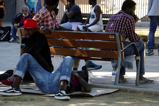 Several migrants in Lleida on May 19, 2020 in an archive picture