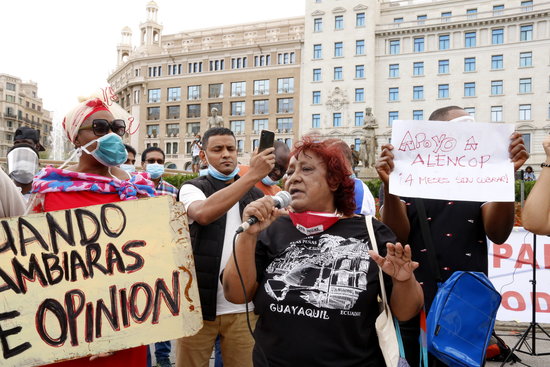 Archive image of protesters calling for regularization of immigrants