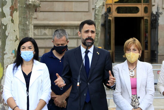 Former parliament speaker Roger Torrent speaks outside the Catalan High Court before giving testimony as part of his disobedience case, September 2021
