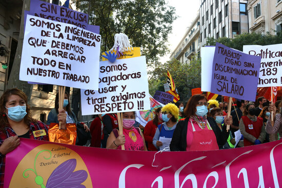 Domestic and care workers protest in Barcelona in 2021