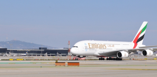 An Emirates A380 arriving at Barcelona's Airport (by ACN)