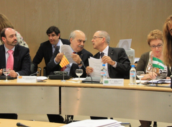 The Catalan Finance Minister, Andreu Mas-Colell (third from the right) at the CPFF meeting in Madrid (by X. Vallbona)