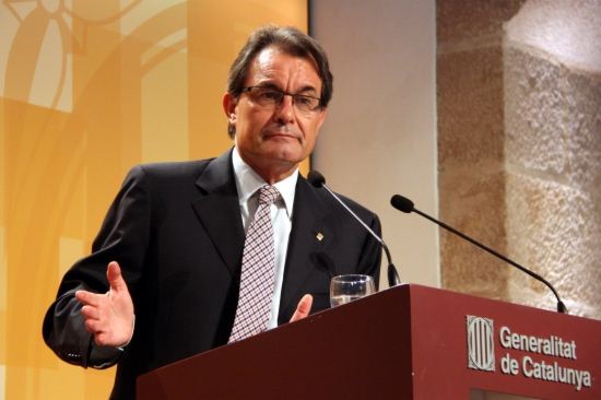 The President of the Catalan Government, Artur Mas, announcing the budget extension for the whole of 2013 (by R. Garrido)