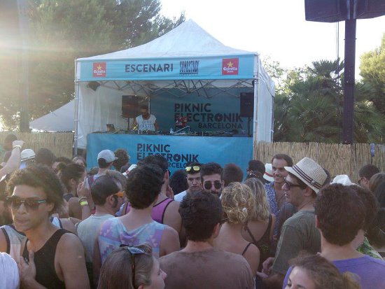 The Piknic Electronik's stage on Sunday 11 August (by D. Bettencourt)