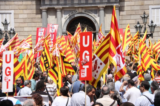 A demonstration of public sector employees in front of the Catalan Government's palace in Barcelona (by ACN)