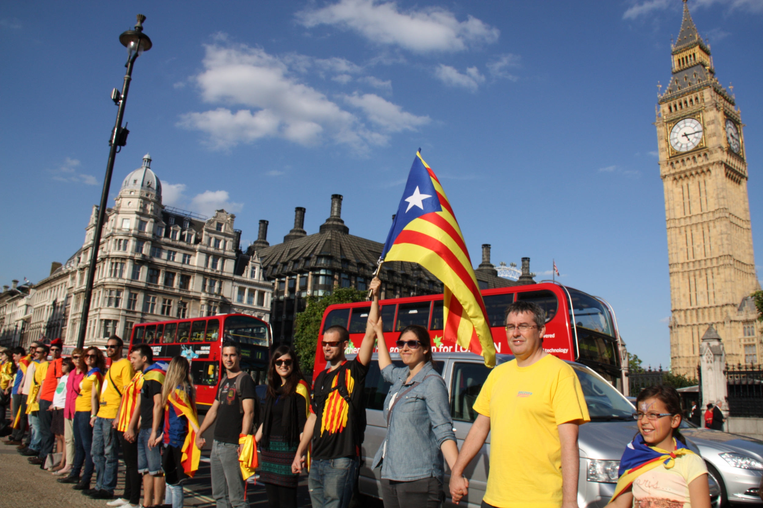 The Catalan Way, in London, near Parliament and the Big Ben (by ACN)