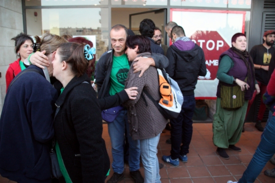 People hugging after receiving the news from Strasbourg (by ACN)