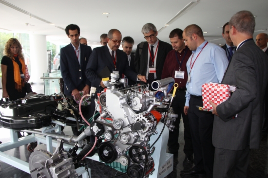 Catalan Minister Felip Puig with businessmen in the centre of Mahindra R & D in Chennai