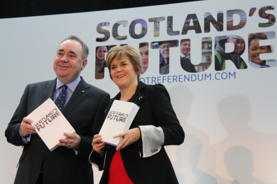 Alex Salmond and Nicola Sturgeon presenting the White Paper on Scotland's Independence (by M. Sales)