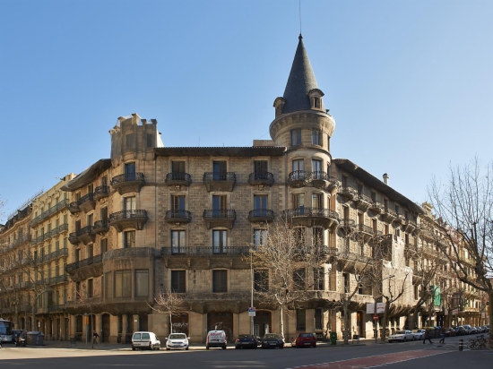 The Casa Burés owned by the Catalan Government was put on sale (by Departament Economia i Finances)