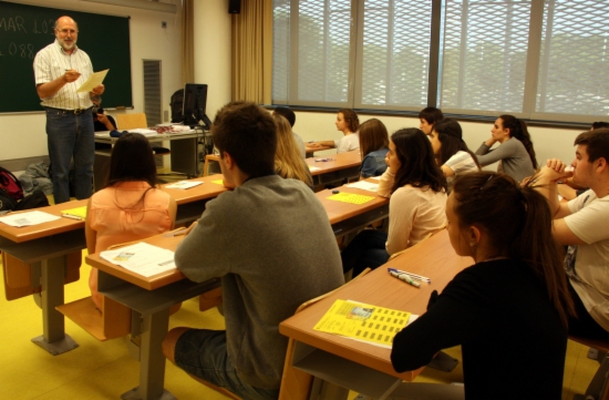 Class in a Catalan high-school (by M. Belmez)