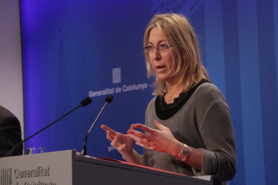 The Catalan Minister for Social Affairs, Neus Munté, at Tuesday's press conference (by P. Mateos)