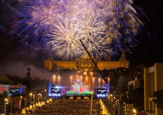 Barcelona's New Year's Eve show with the Magic Fountain in front of the MNAC (by Ajuntament de Barcelona)