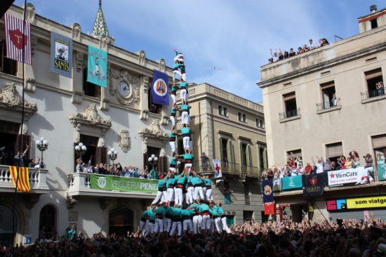 The Castellers de Vilafranca building one of their human towers (by ACN)