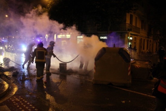 Riots continued on Wednesday evening in Barcelona (by P. Solà)