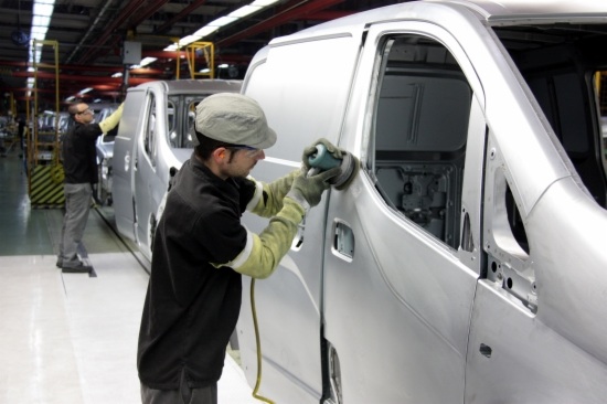 Nissan's new electric van being built in Barcelona (by J. Pujolar)