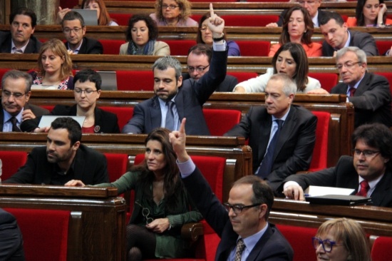 The Catalan Parliament voting on the BCN World legal framework (by A. Moldes)