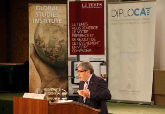 The Catalan Minister Francesc Homs speaking at the University of Geneva (by L. Pous)