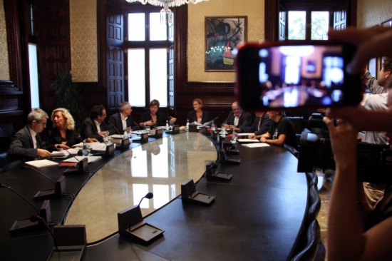The Catalan Parliament's Bureau, meeting the day after the Constitutional Court's temporary suspension (by N. Julià)