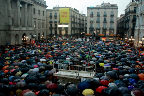 Citizen demonstration in Barcelona's Sant Jaume Square (by P. Mateos)
