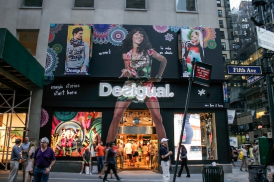 Interpersoonlijk energie hypothese Catalan News | Barcelona-based Desigual launches its own stores in Mexico  and Canada