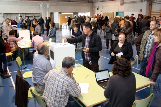 People voting in Valls, in southern Catalonia (by N. Torres)
