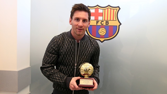 Leo Messi with the 2013 IFFHS as best goal-scorer (by FC Barcelona)
