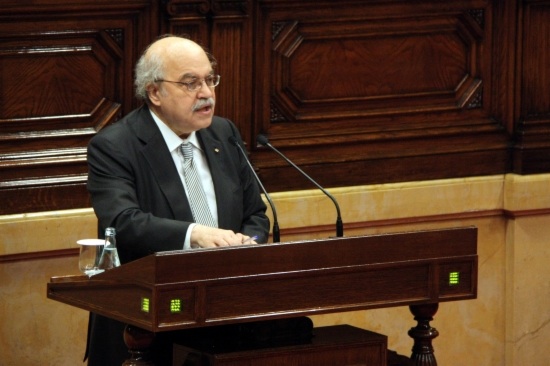 The Catalan Finance Minister, Andreu Mas-Colell, addressing the Catalan Parliament on Wednesday (by A. Moldes)