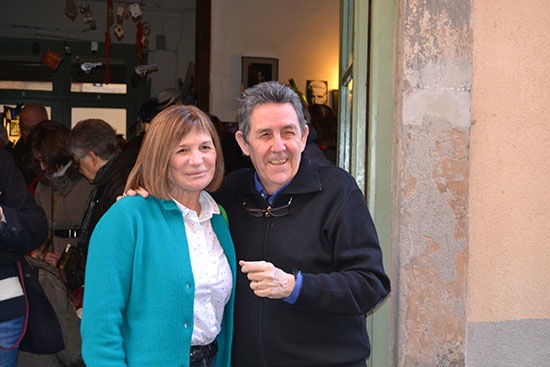 Alicia Giménez Bartlett and Paco Camarasa before starting the book premiere at the Negra y Criminal bookshop (by M. Force)