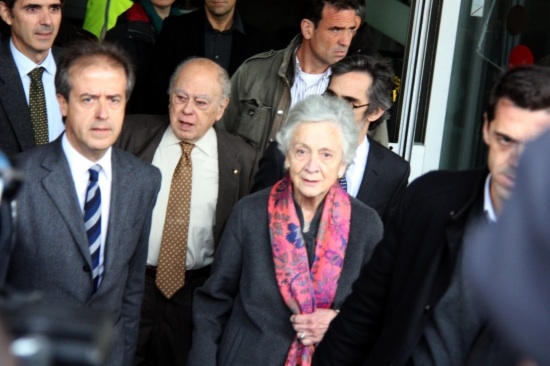Jordi Pujol and Marta Ferrussola leaving the Court house on Tuesday (by P. Solà)