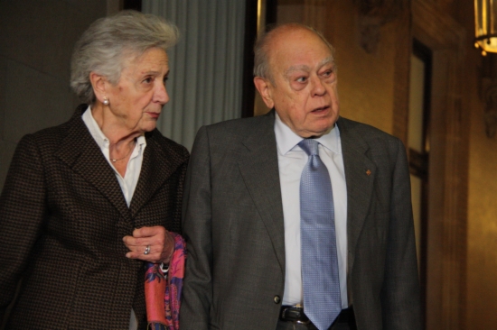Marta Ferrussola and Jordi Pujol after their parliamentary hearing (by B. Fuentes)