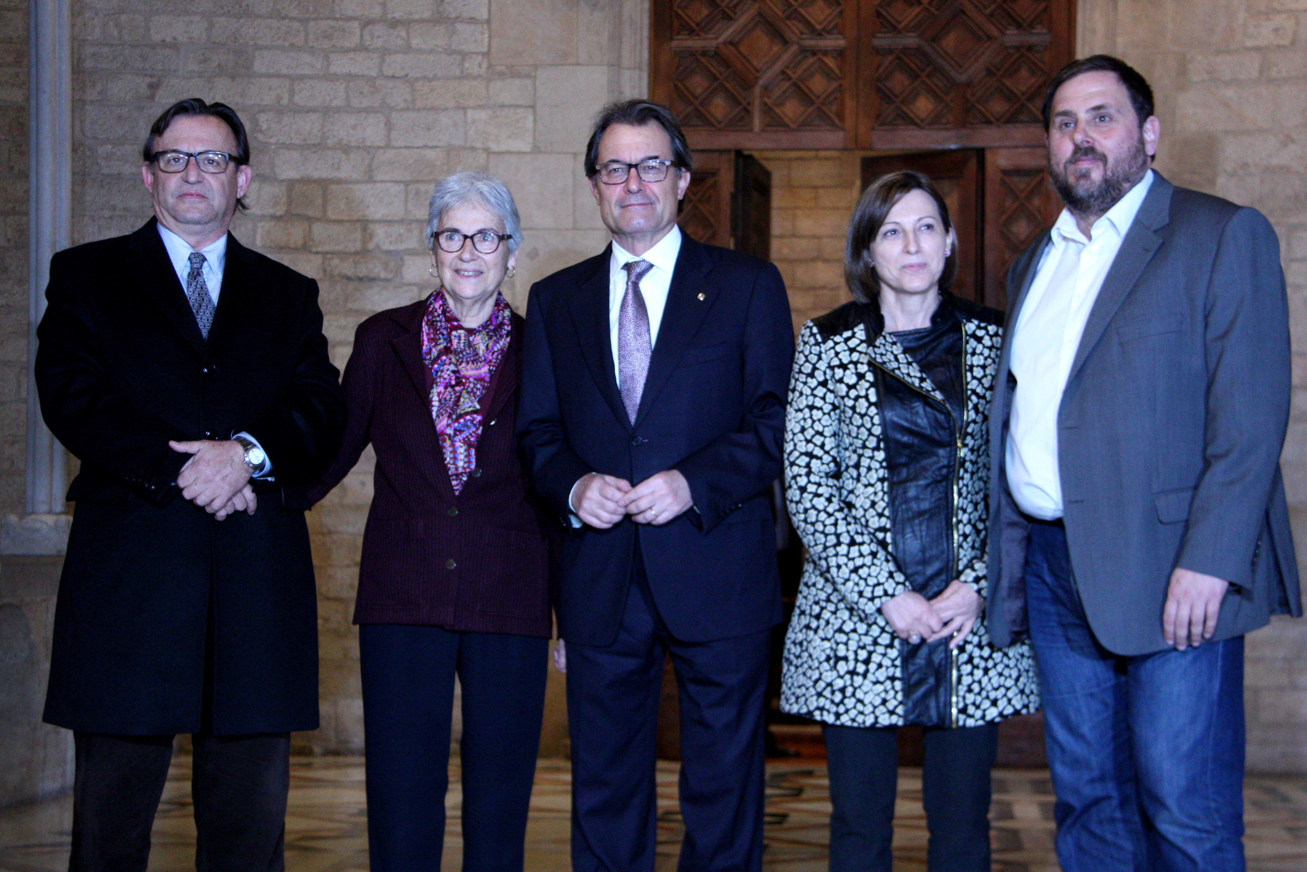 Catalan President Artur Mas and ERC leader Oriol Junqueras, with the presidents of the AMI, Òmnium Cultural and the ANC (by ACN)