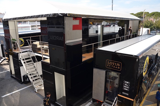 Lotus Team's truck at Circuit de Catalunya (by E. Jorge)