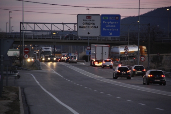 A road near La Jonquera and the French border, used by many lorries exporting goods (by ACN)