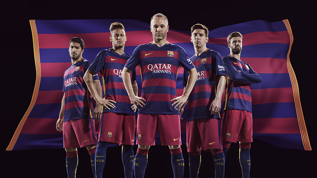 Barça's first kit for the 2015/2016 season, with horizontal stripes for the first time (by FC Barcelona)