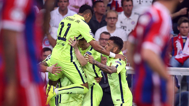 The celebration of Neymar's first goal against Bayern Munich (by FC Barcelona)