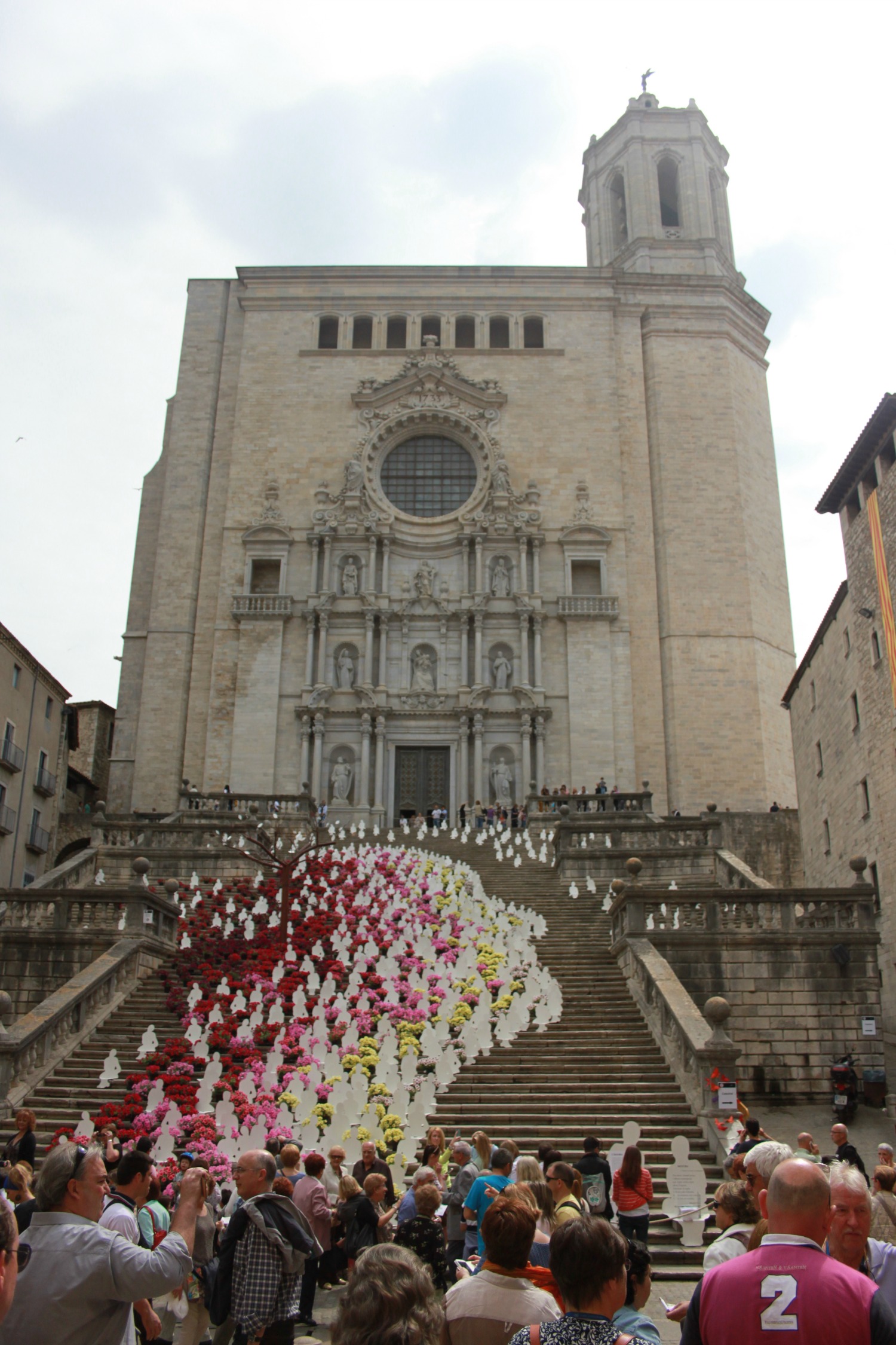 Girona's Cathedral, with its impressive stairs (by G. Ribugent)