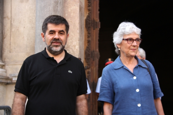 Jordi Sánchez (President of the ANC) and Muriel Casals (President of Òmnium Cultural) after this Tuesday afternoon's meeting (by R. Garrido)