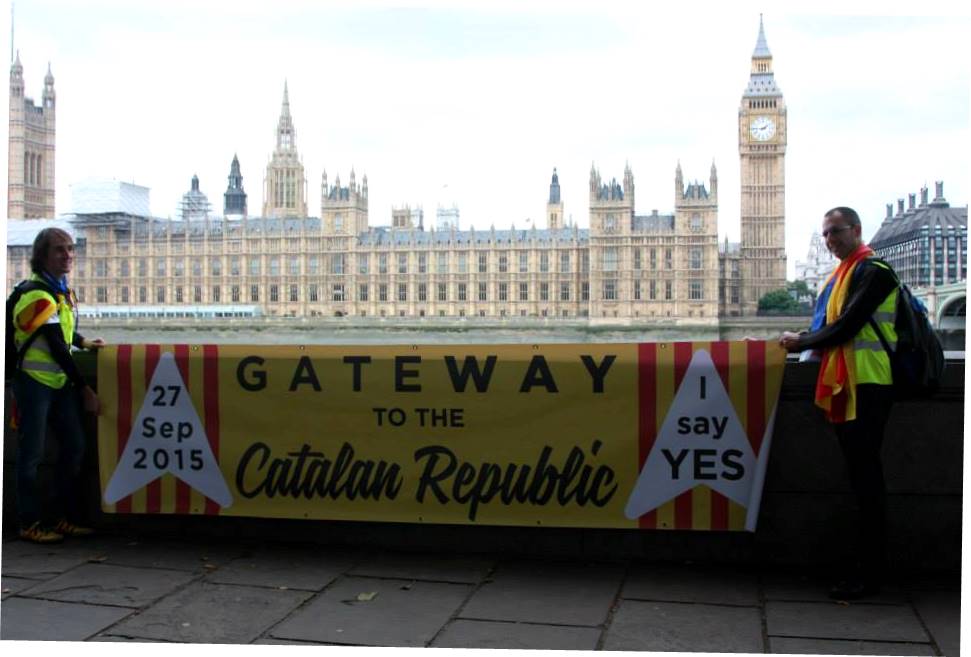 Catalan Street Party in front of the Westminster Parliament in London (by ANC England)