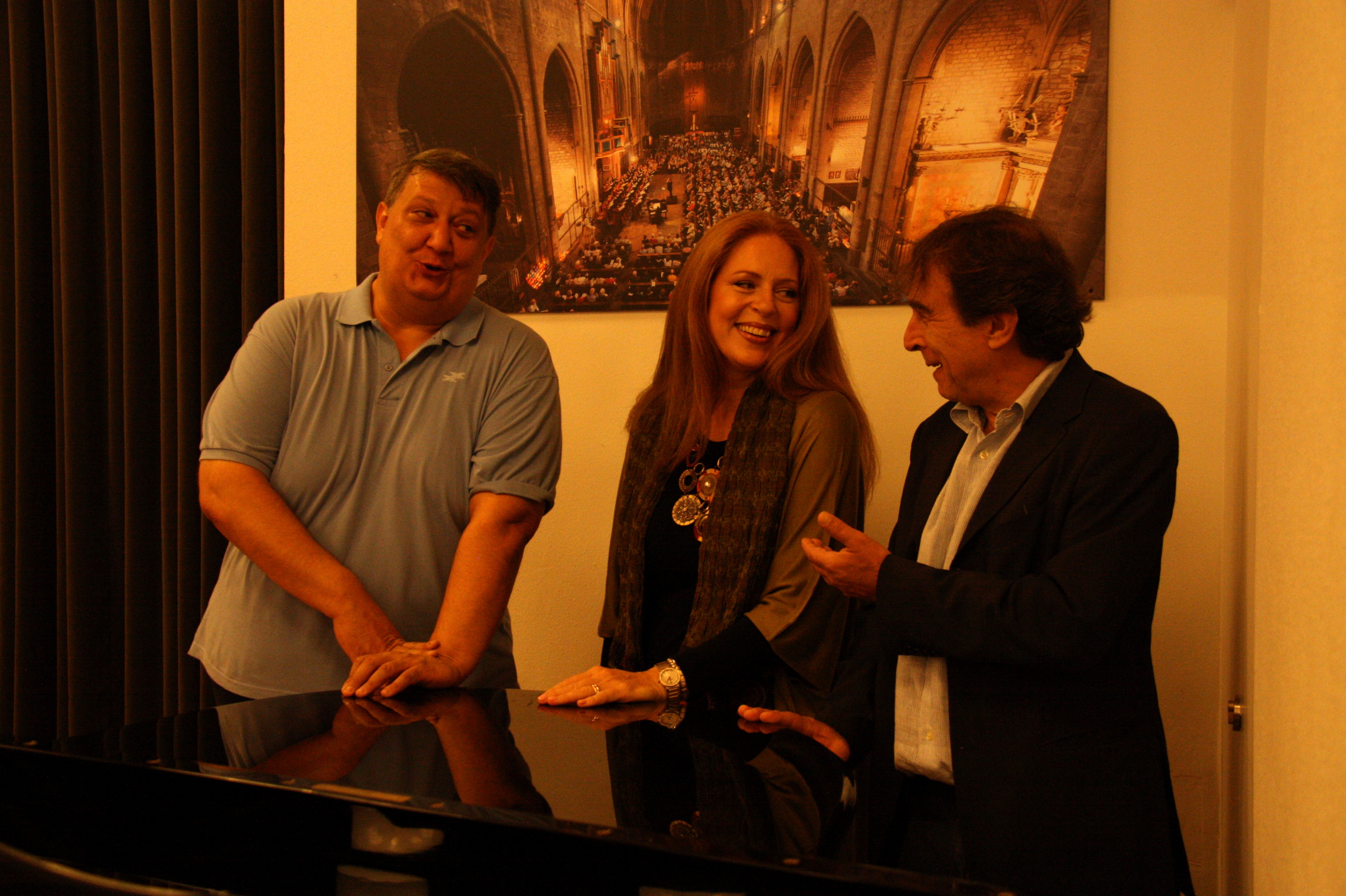 Daniele Abbado, stage director of 'Nabucco' on the right, soprano Martina Serafin and barítone Ambrogio Maestri on the left (by ACN)