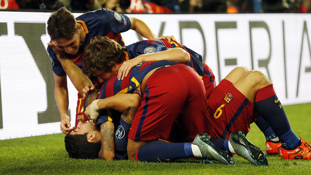Delight after Suárez's victory goal (by FCB)