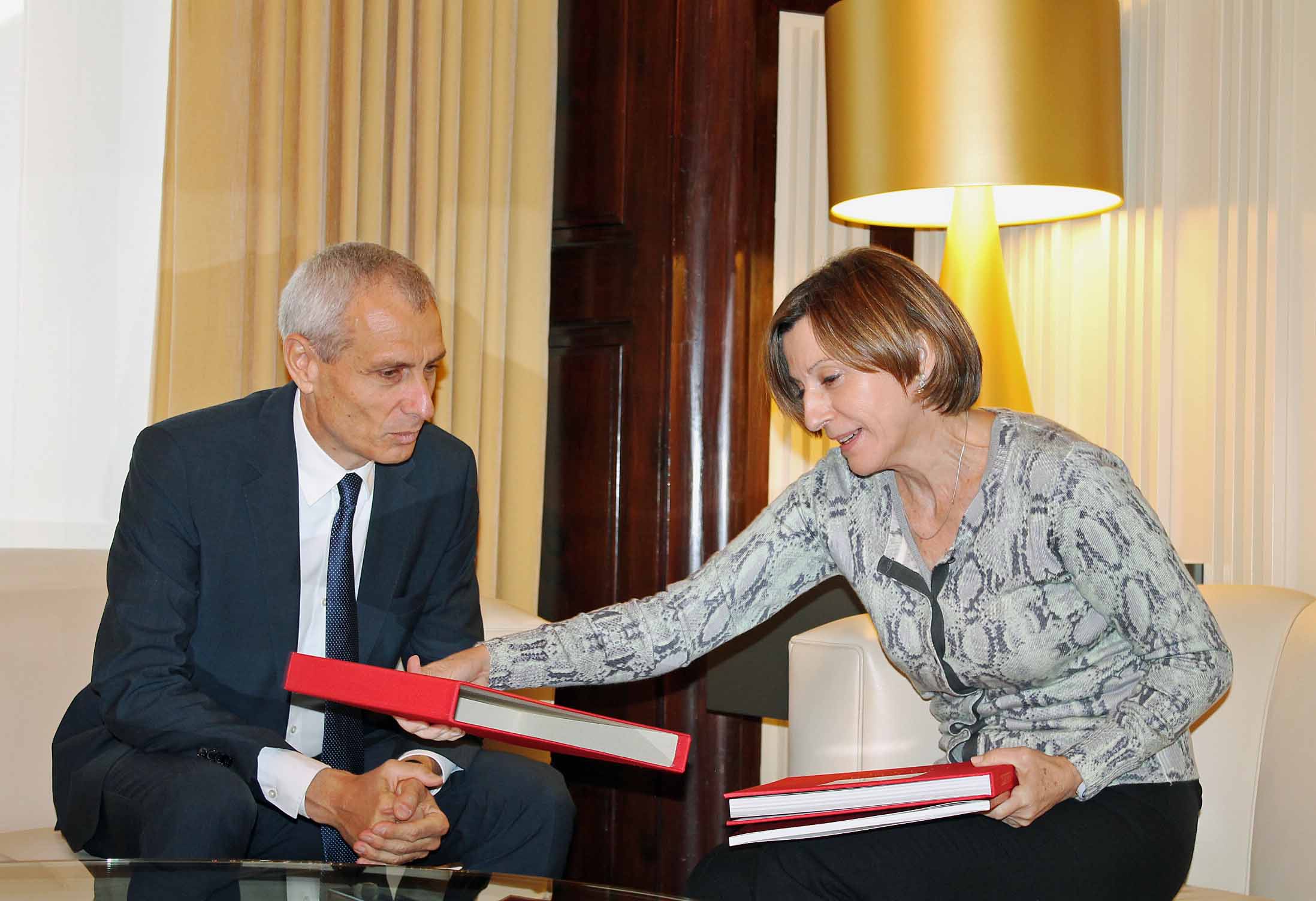 The Swiss ambassador to Spain, Thomas Kolly met this Friday with the Parliament's President, Carme Forcadell (by ACN)