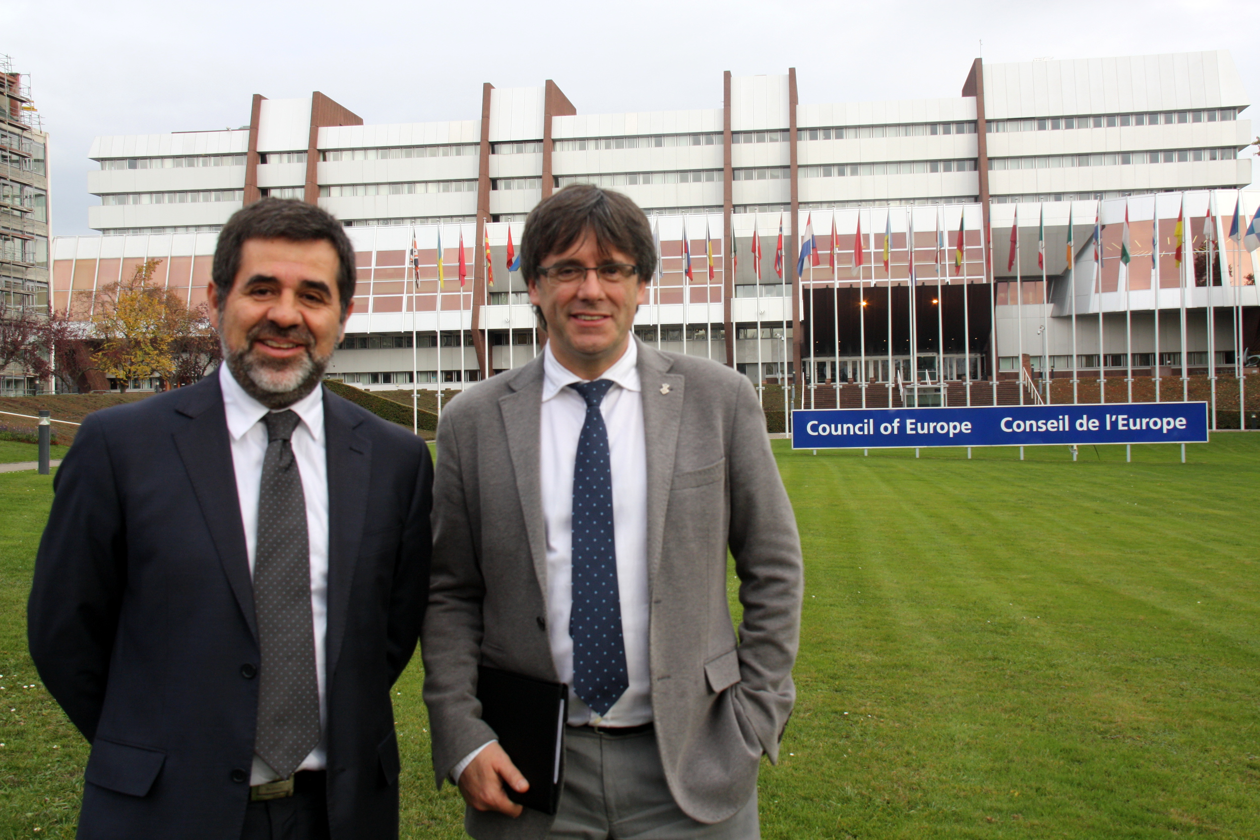 Catalan National Assembly's president, Jordi Sànchez, and the Association of Municipalities for Independence's president, Carles Puigdemont at the Council of Europe, in Strasbourg (by ACN)