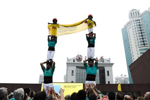Traditional Catalan human towers were displayed by 'Castellers de Vilafranca' all around Shanghai (by ACN)