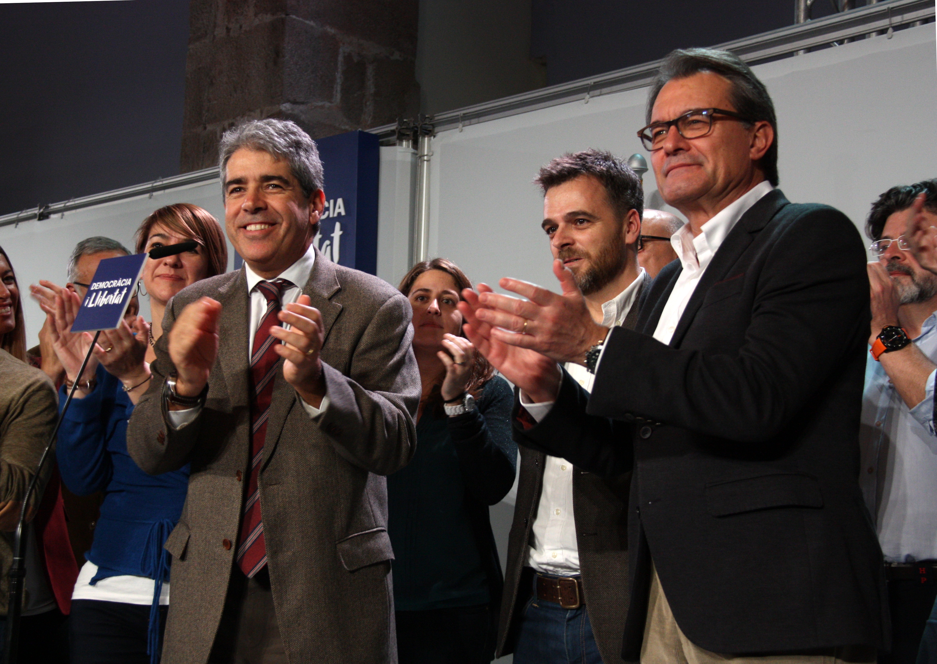 Image of Democràcia i Llibertat's candidate for Barcelona, Francesc Homs and current Catalan President, Artur Mas (by ACN)