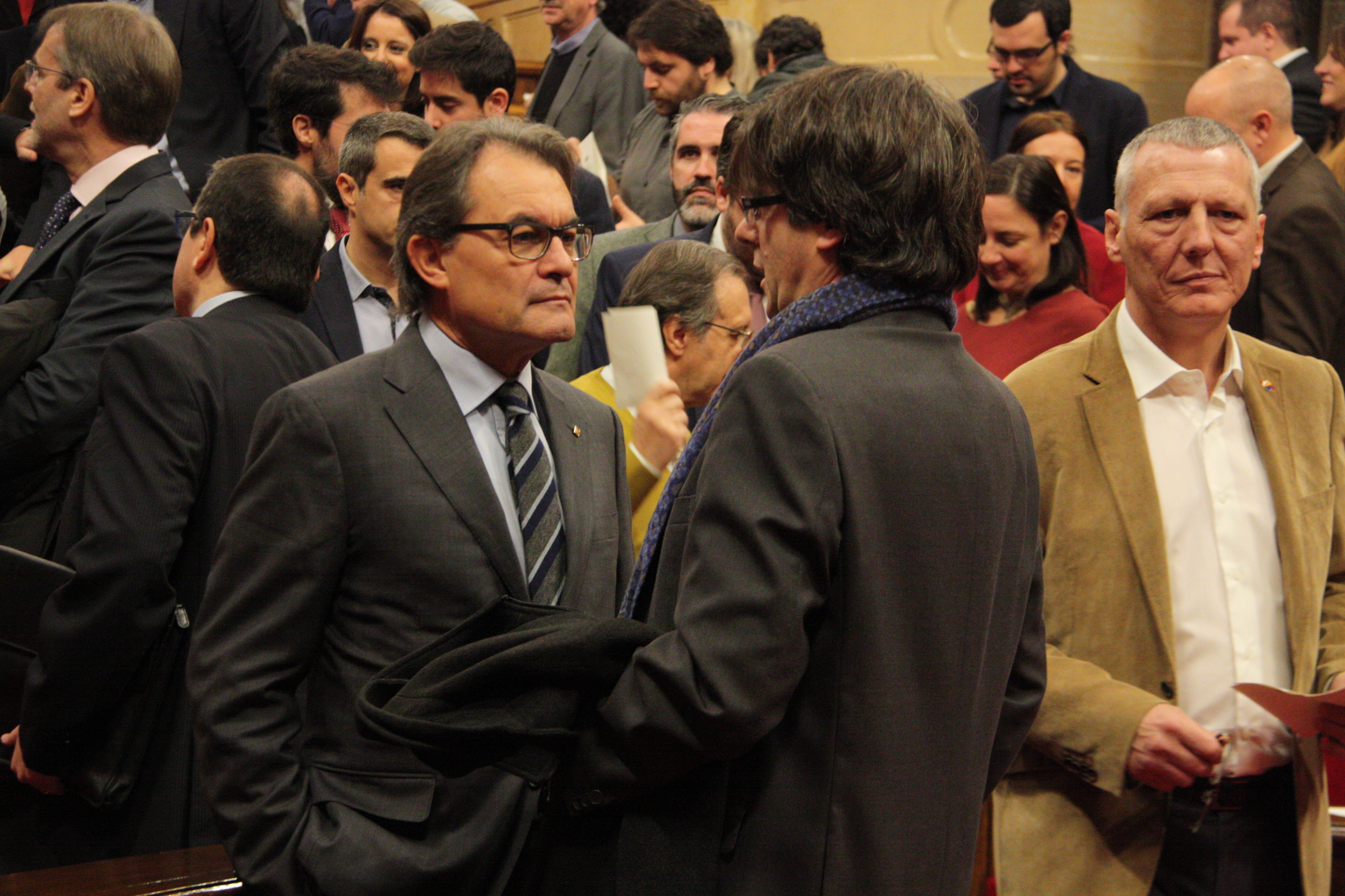 Image of current Catalan President, Artur Mas and the upcoming Catalan President and, Carles Pugidemont (by ACN)