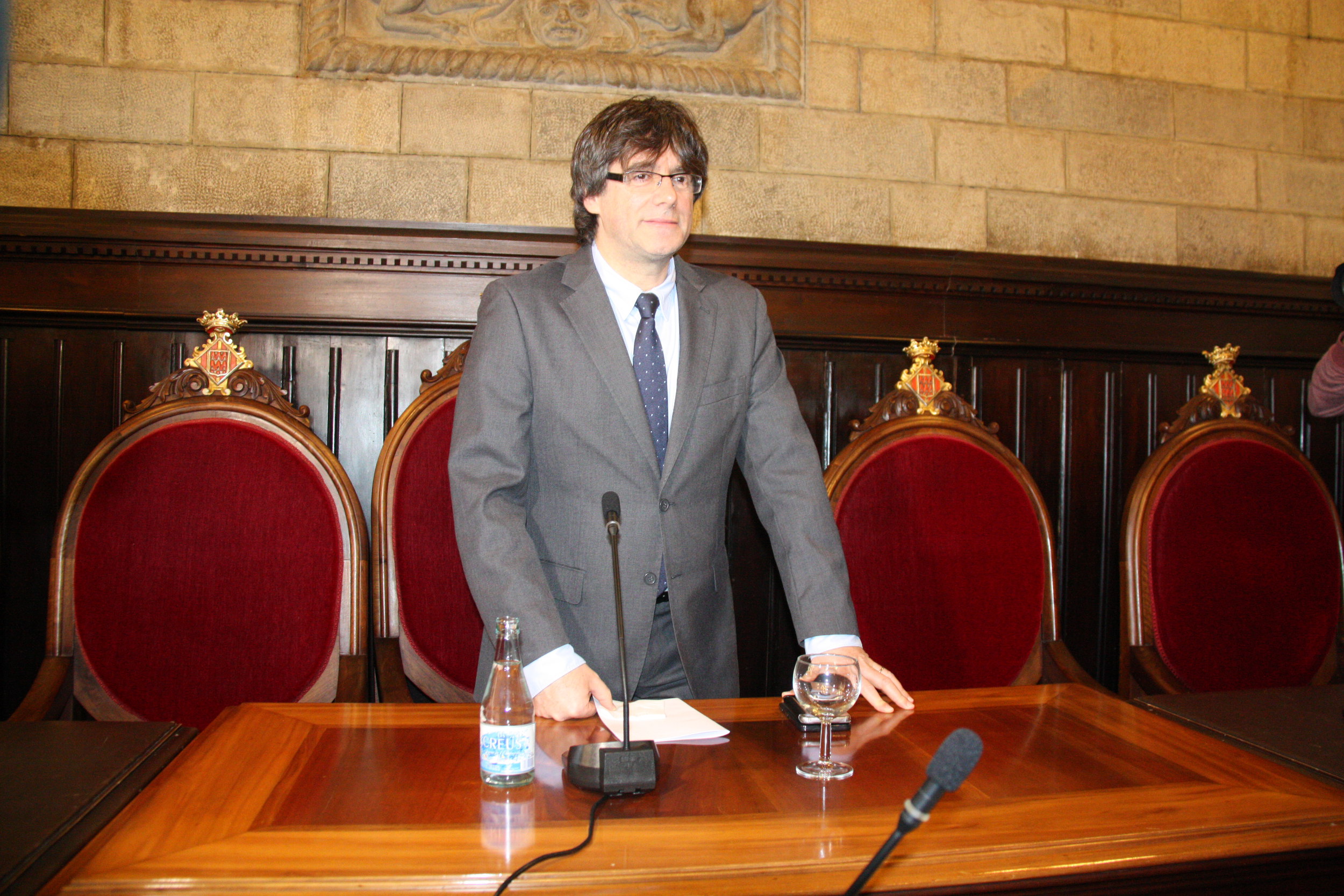 The recently invested as new Catalan President, Carles Puigdemont resigned from Mayor of the city of Girona (by ACN)