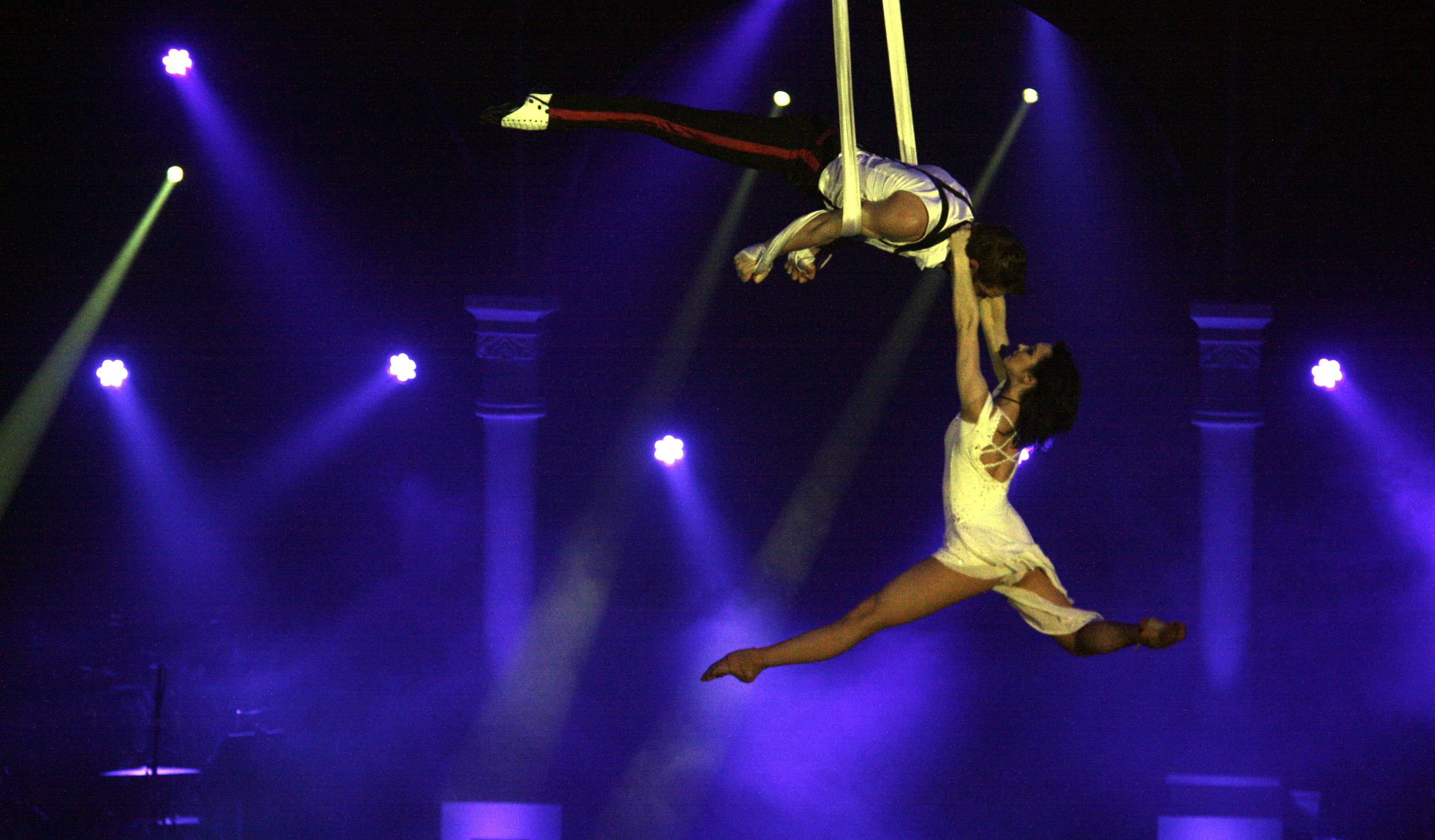 Image of a circus performance at Figueres International Circus festival, in 2014 (by ACN) 