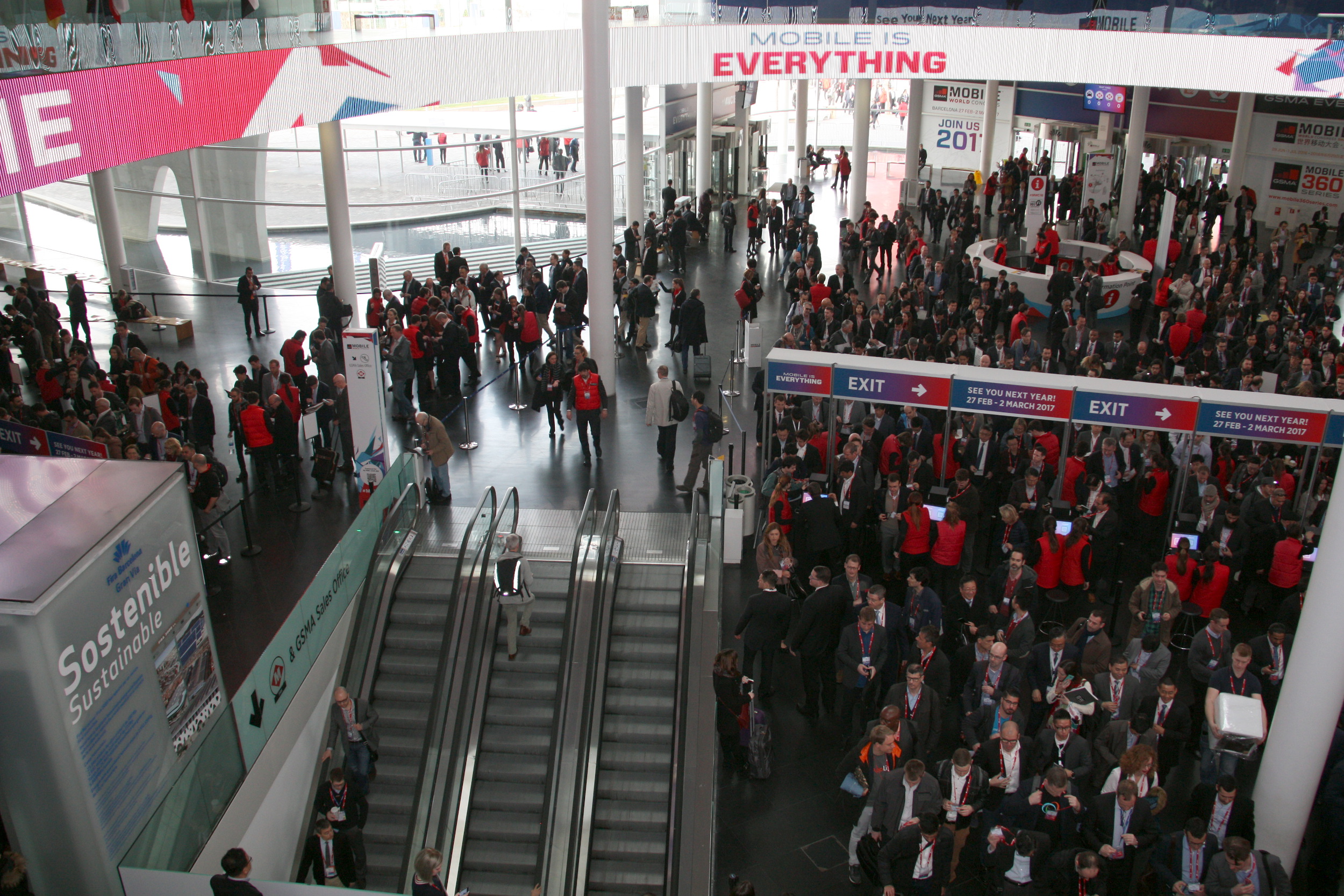 First day of the Mobile World Congress, at Barcelona L'Hospitalet Gran Via (by ACN)