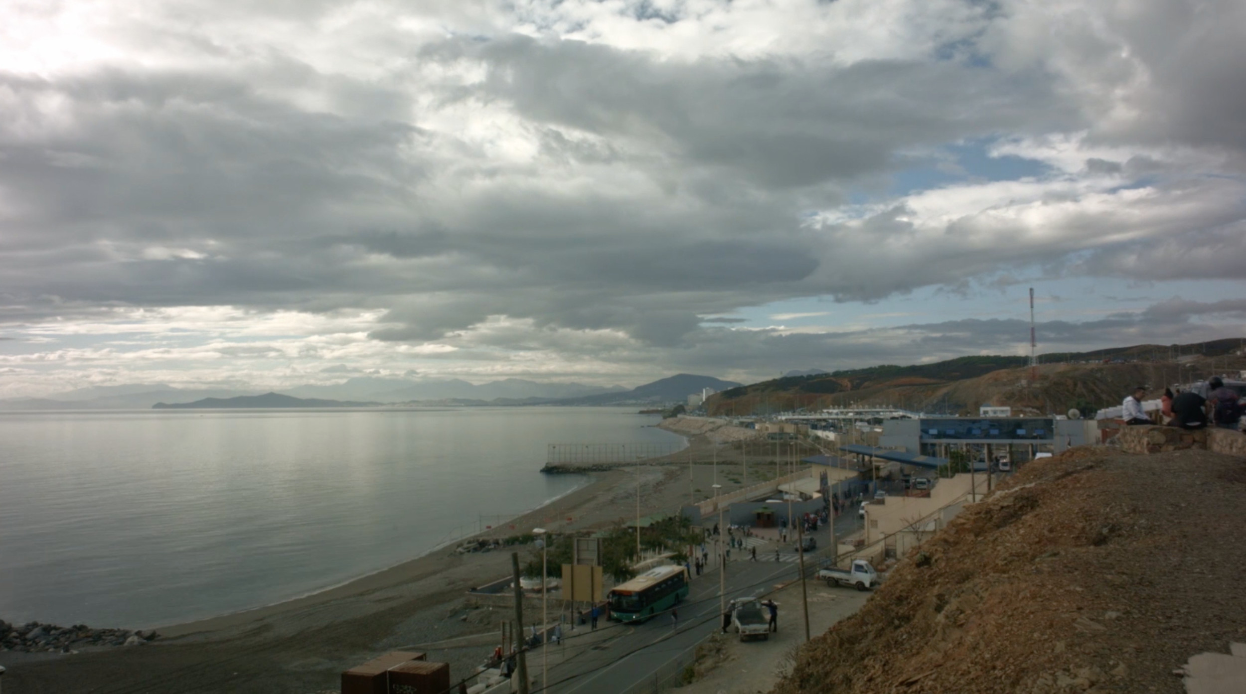 Image of Ceuta's beach in the border between Spain and Morocco (by Metromuster)